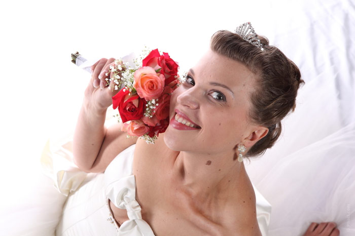 700-woman-bride-smile-flowers-wedding-propose-dress