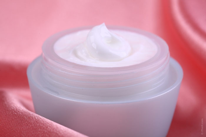 700-cream-beauty-cosmetics-face-makeup