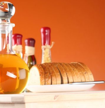 20 Vinegar Uses around the Home