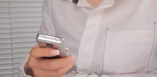 How to Dry a Wet Phone?