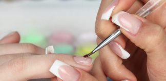 French Manicure – Trend of the Past?