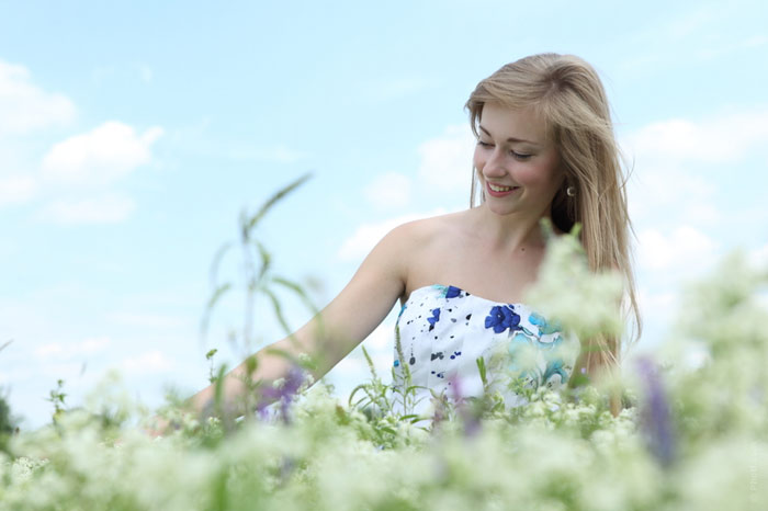 700-flower-dress-woman-beauty-field-nature-summer-spring