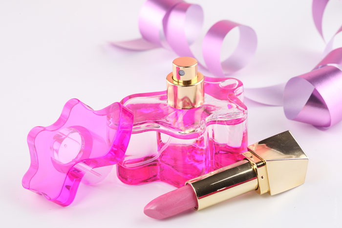 700-beauty-lipstick-fragrance-cosmetics