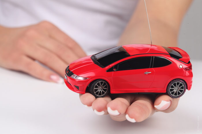 700-car-toy-hand-