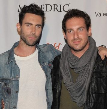 Stars Who Have Handsome Siblings