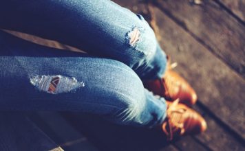 8 Places & Events You Should Never Wear Jeans