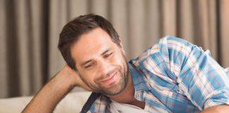 The Actual Reasons A Guy Doesn’t Text Back