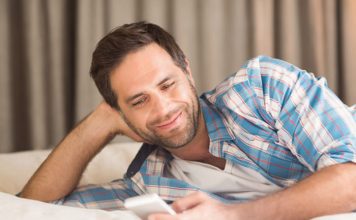 The Actual Reasons A Guy Doesn’t Text Back