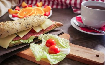 How to Lose Weight When Everybody Around You Is Eating?