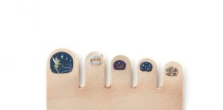 New Trend: Pedicure Stockings