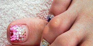 17 Coolest Pedicure Ideas for the Summer