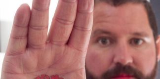 New Media Trend: Bearded Men Wearing Lipstick