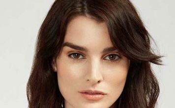 How to Wear a Choker, the Most Fashionable Accessory of the Season?