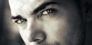 Anti-Wrinkle Injections for Men: A Look at the Pros and Cons