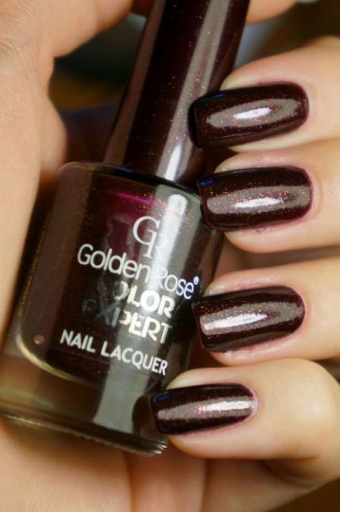 wine-colored-manicure