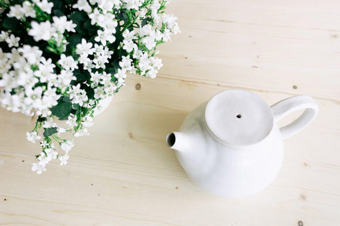tea-kettle-flowers-breakfast