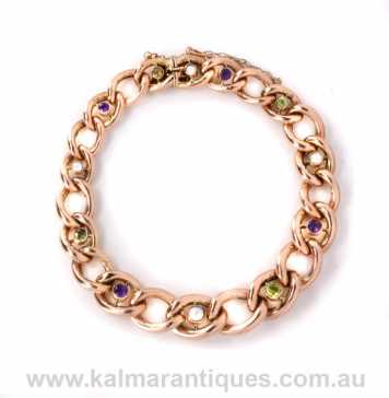 Keeping the Style of Old Alive with Antique Jewelry and Clockwork