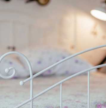 5 Ways Your Bedroom Is Ruining Your Sleep