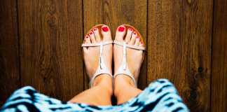 Tips on Choosing the Best Walking Shoes for Flat-Footed People