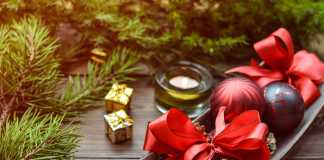 DIY Pine Cone Christmas Decoration Ideas