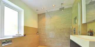 Shower Doors: Framed or Frameless?