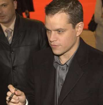 5 Famous People Who Spend Their Free Time Gambling