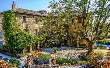 Top Decorative Gardening Accessories