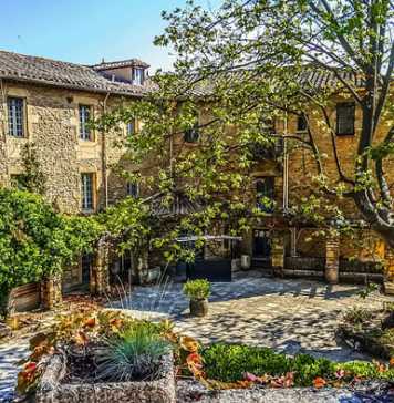 Top Decorative Gardening Accessories