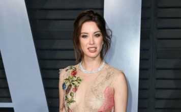 Melissa Bolona Attends Vanity Fair Oscar Party