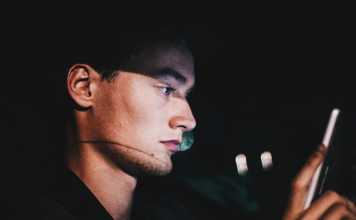 How to Cope with Microcheating in a Relationship?