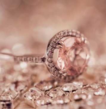 Diamond Advisors Reveal the Common Mistakes Engagement Ring Buyers Make