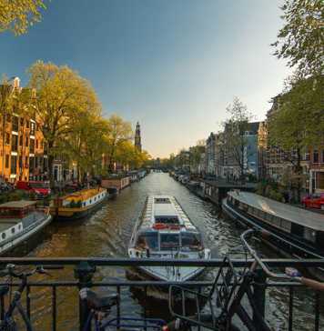 What Buying A Houseboat In Amsterdam Entails
