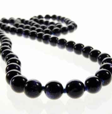 How to Add a Dash of Sophistication to Any Outfit with Tahitian Black Pearls