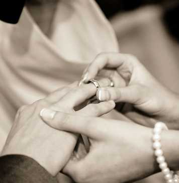 How to Find The Perfect Wedding Ring for Him?