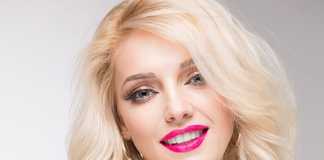 How To Curl Your Hair With A Hair Straightener