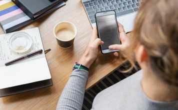 How Your Phone Can Help You Put Away Savings For Your Kids