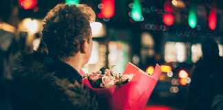 How to End a Dull Date Gracefully?