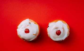 Celebrities Whose Small Chest Augments Their Beauty