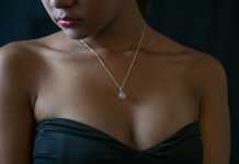 Busty Women Pay Less in This Restaurant