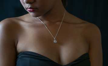 Tips for Styling Diamond Necklaces for Women