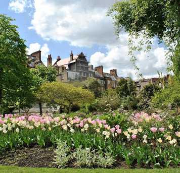 5 Wonderful Gardens in the UK that you need to Visit