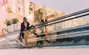 How to Look Luxurious in Mass Market Clothes?