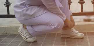 How to Choose the Best Hospital Sneakers?