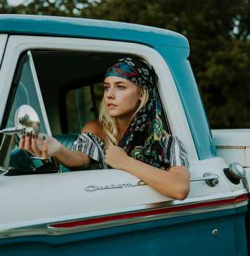 Clothes That Make You Look Younger