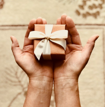 When Is the Best Time to Buy Jewelry in a Relationship?