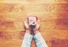 A Year to Remember: 5 Sweet First Anniversary Gifts to Consider