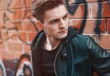 How to Manage Money on a Fashion Model Salary