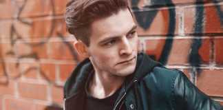 How to Manage Money on a Fashion Model Salary