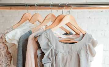 How to Know If It’s Time to Throw Clothes Away?