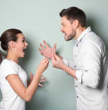 How to Distinguish Between Caring in a Relationship and Unhealthy Control?